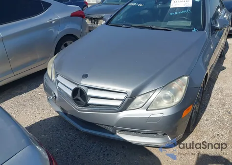 2010 Mercedes-Benz E 350 z USA, uszkodzony, nr VIN WDDKJ5GB3AF005403